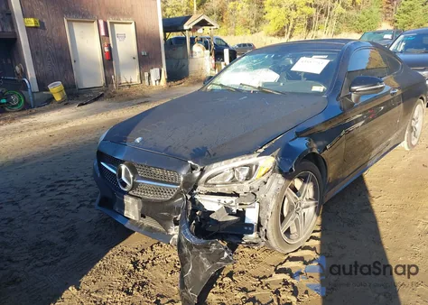 2017 Mercedes-Benz C 300 4Matic z USA, uszkodzony, nr VIN WDDWJ4KB0HF385846